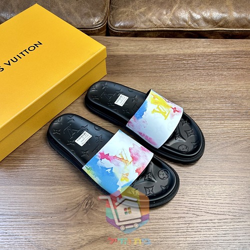 כפכפי Louis Vuitton Waterfront במונוגרם בשבעה גוונים 13