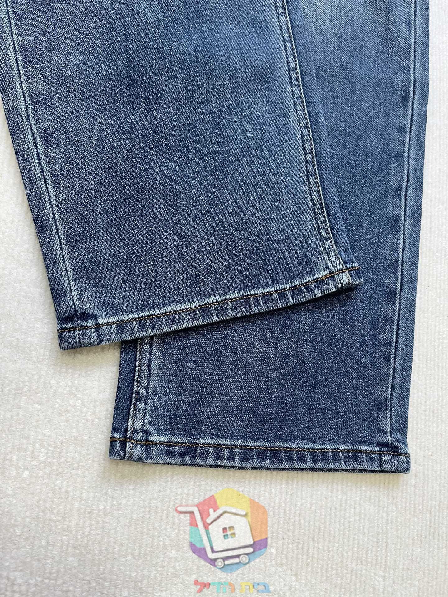 Jean droit Calvin Klein Jeans, trois coloris