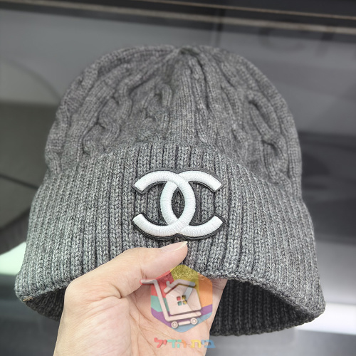 Beanie Chanel aus Zopfstrick 36