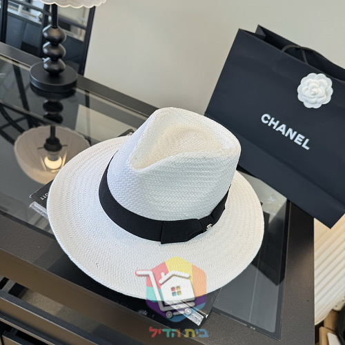 Strohhut Chanel in Weiß mit schwarzem Band 5