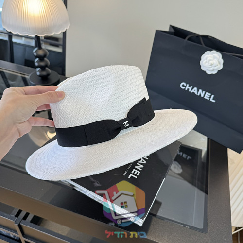Strohhut Chanel in Weiß mit schwarzem Band 9
