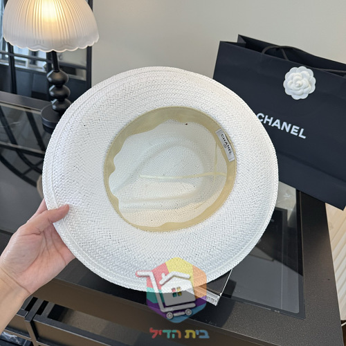 Strohhut Chanel in Weiß mit schwarzem Band 13
