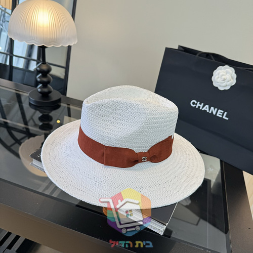 Strohhut Chanel in Weiß mit schwarzem Band 15