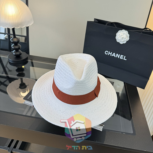 Strohhut Chanel in Weiß mit schwarzem Band 18